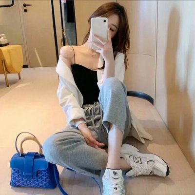 照片中的女孩